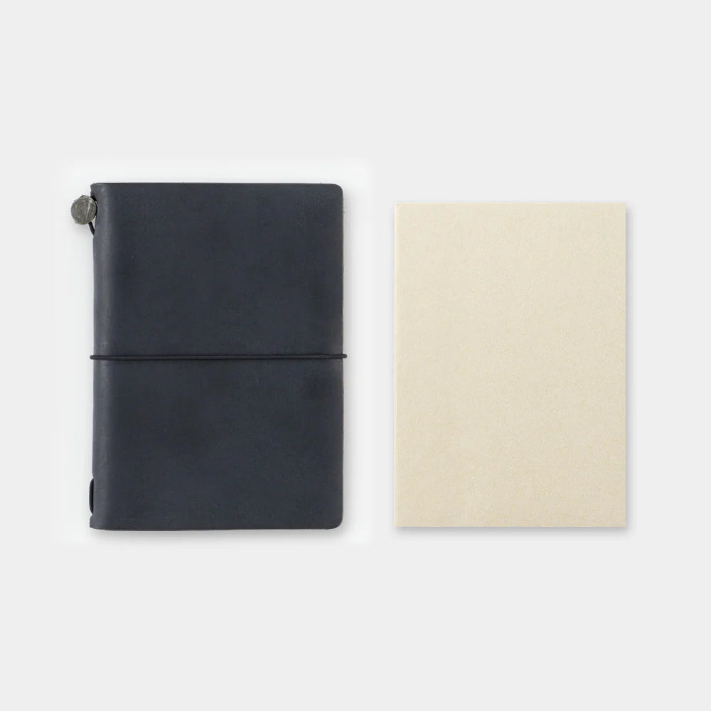 TRAVELER'S Notebook 005 Lightweight Paper Notebook《Passport Size》