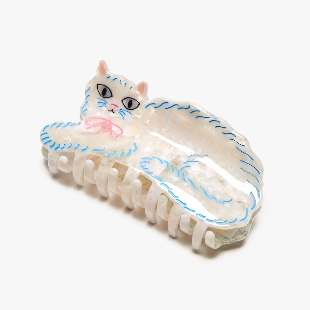 White Persian Cat《Hair Claw》 · Winona Irene