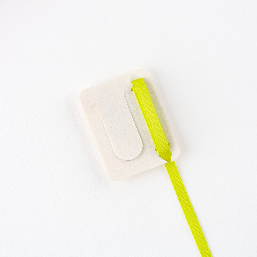 Yumi Kitagishi: White Cat Embroidered Bookmark · Hobonichi