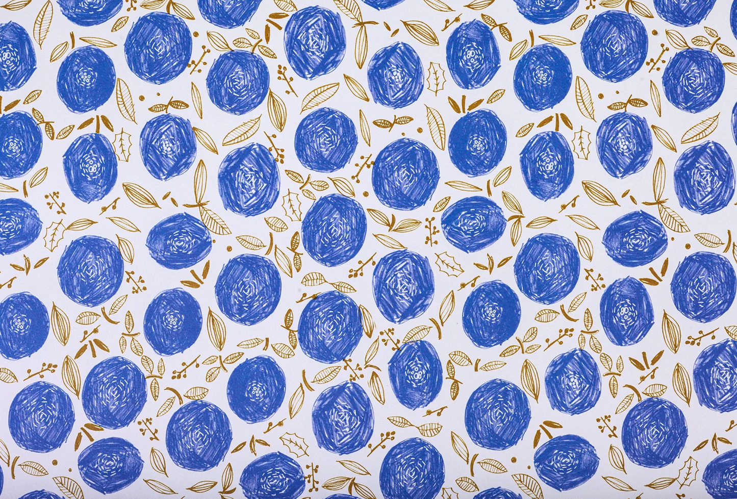 Large Round Floral Pattern Blue Wrapping Paper · Regaro Papiro