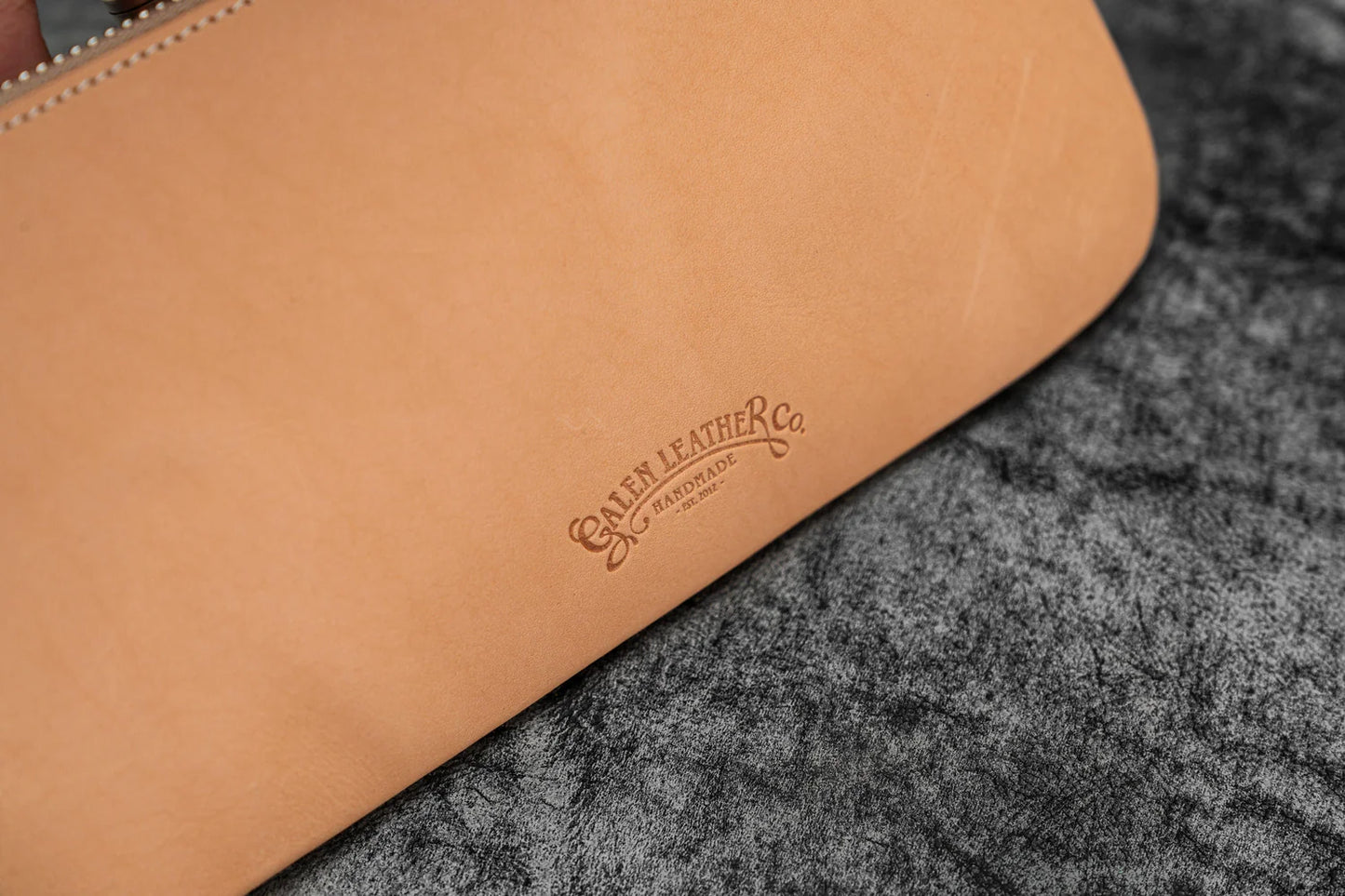 Un-dyed 4 Slots Leather Zippered Pen Pouch · Galen Leather Co.